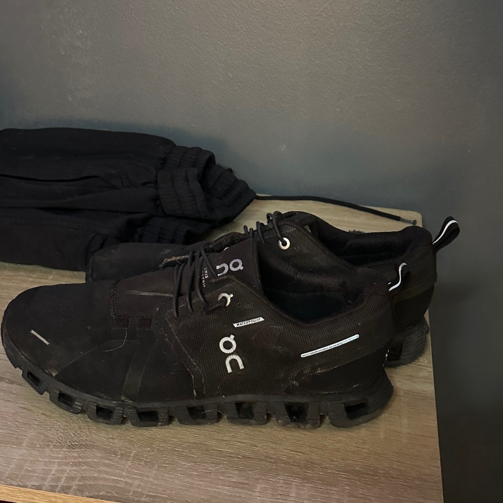 Black On Cloud - image 1